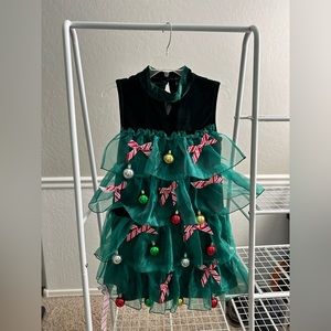 BRAND - Forever 21 / SIZE - M / COLOR - Green